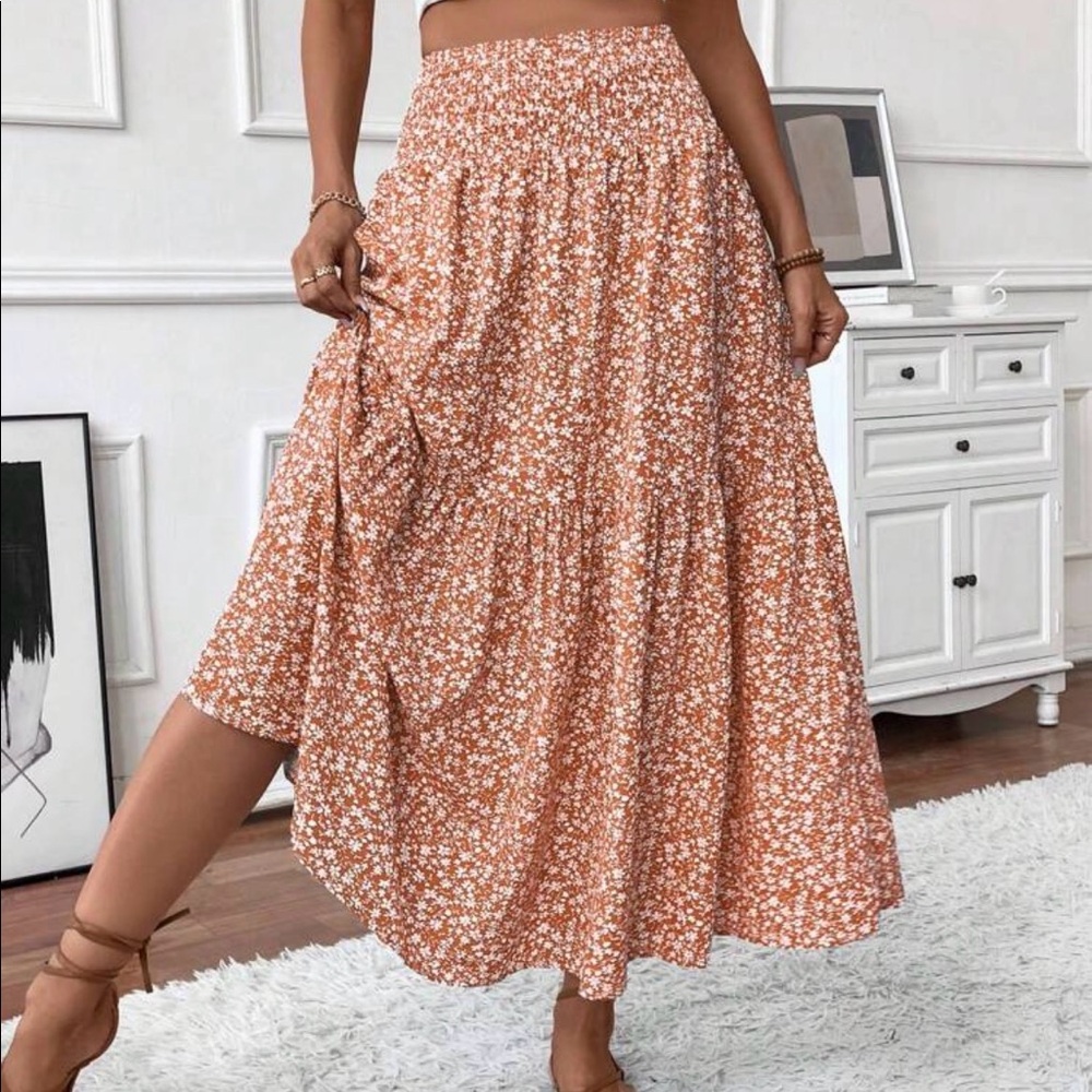 Orange floral skirt - Picture 2 of 5